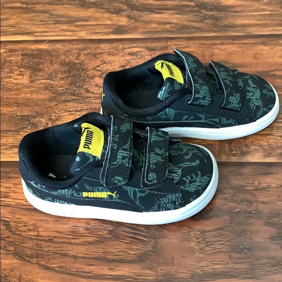 Puma Other - 5T black Puma’s with green dinosaurs.